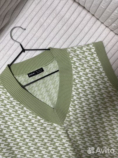 Жилет женский трикотажный 44