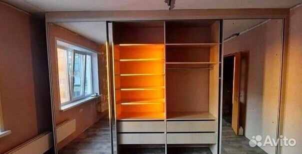 Шкаф в прихожую на заказ