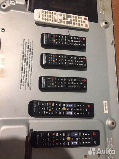 Пульты,документы,подставки для телевизоров.Очки 3D