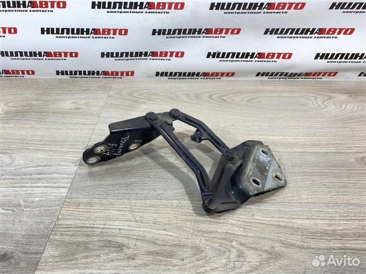 Петля капота левая Volkswagen Touareg 2.5 2004