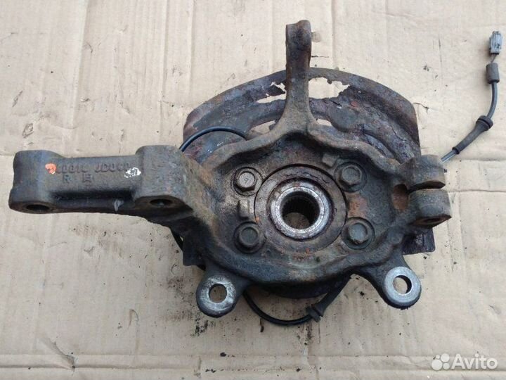 Поворотный кулак передний правый Nissan Qashqai Vi