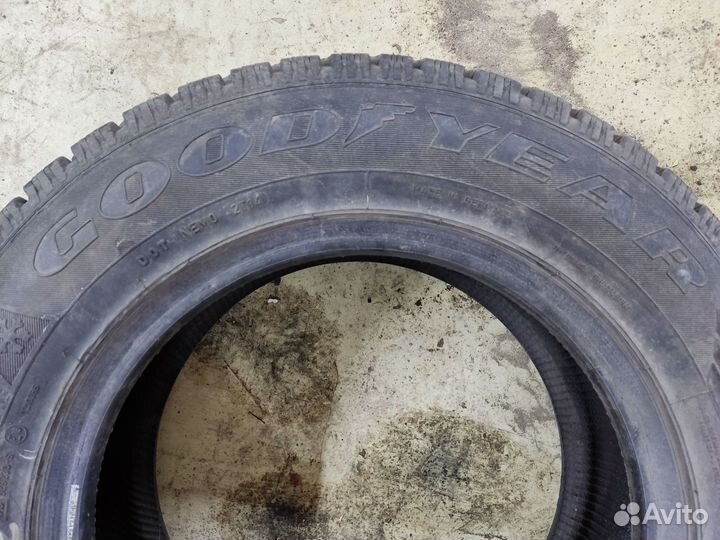 Goodyear UltraGrip 500 205/70 R15