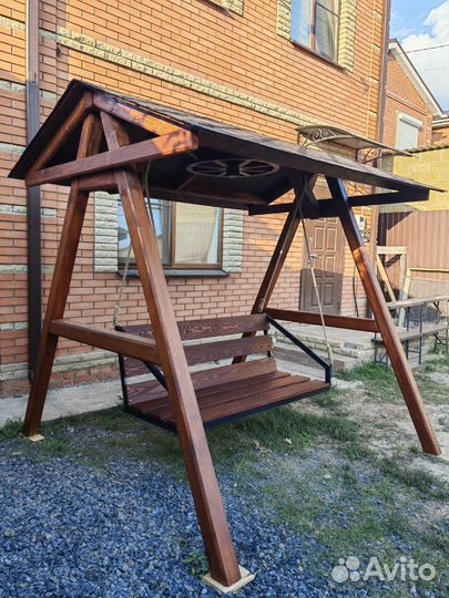 Садовые качели из дерева