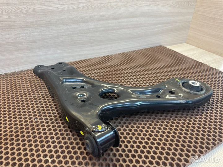 Рычаг передний правый Volkswagen Polo