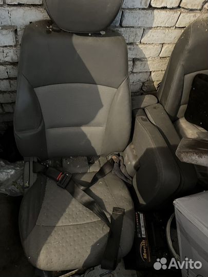 Два ряда сидений Hyundai Grand Starex