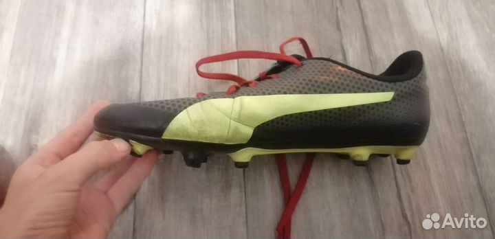 Футбольные бутсы puma