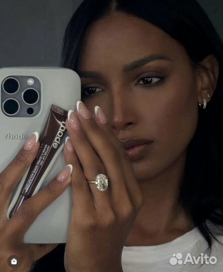 Чехол на iPhone от Rhode в наличии