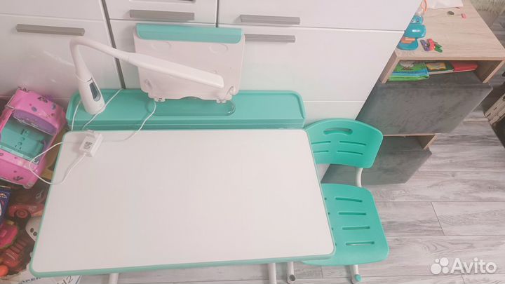 Растущий стол и стул для школьника