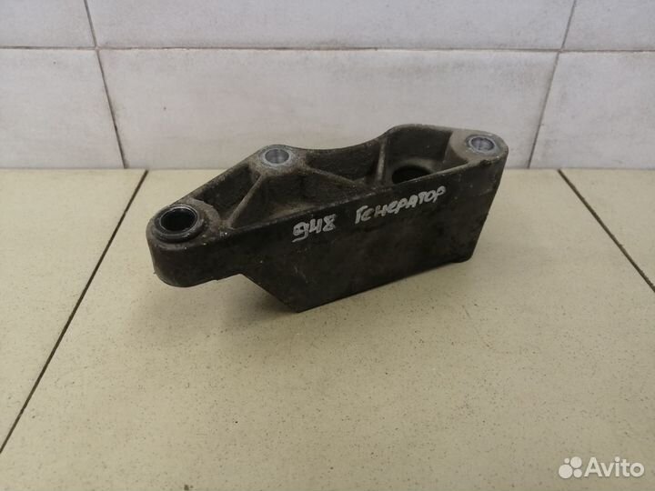 Кронштейн генератора Mohave 2009