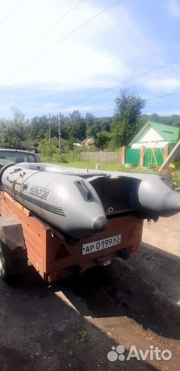 Лодка с мотором