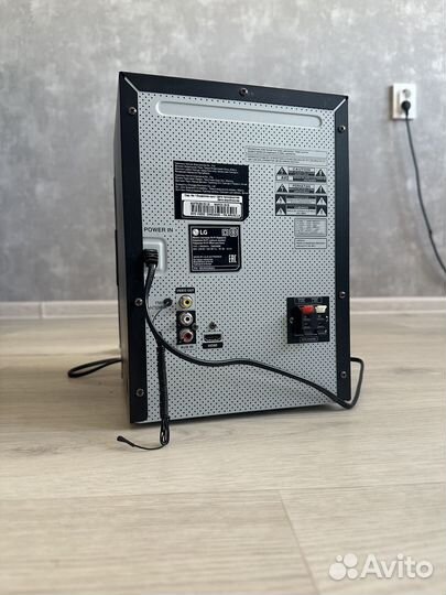 Музыкальный центр LG с караоке и Bluetooth