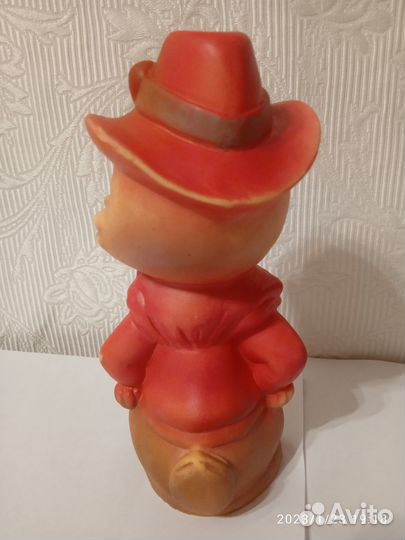 Резиновая игрушка из мультфильма 