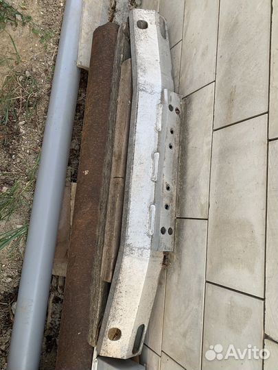 Усилитель бампере задний