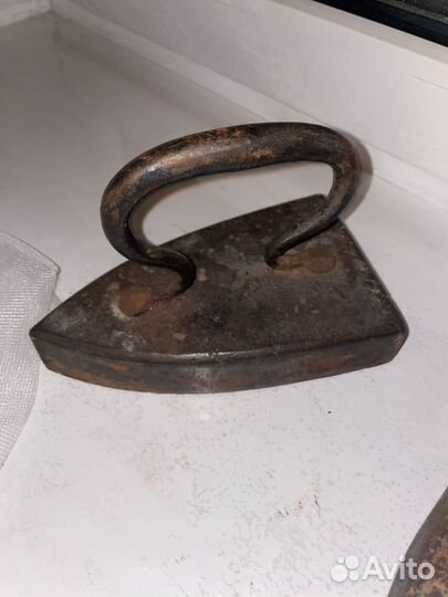 Старый советский утюг