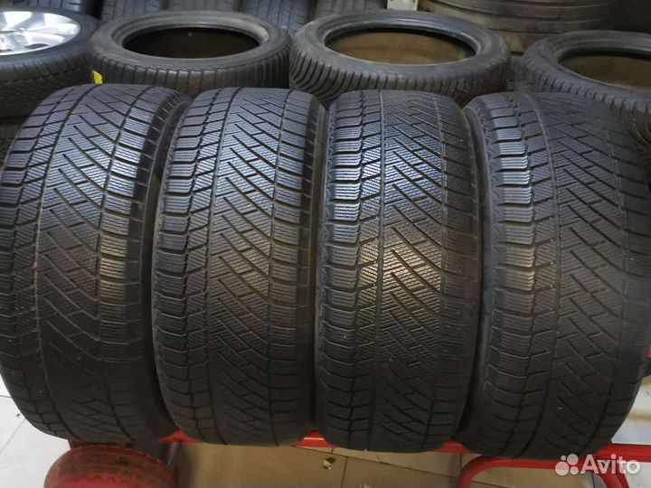Continental ContiVikingContact 6 SUV 235/50 R18