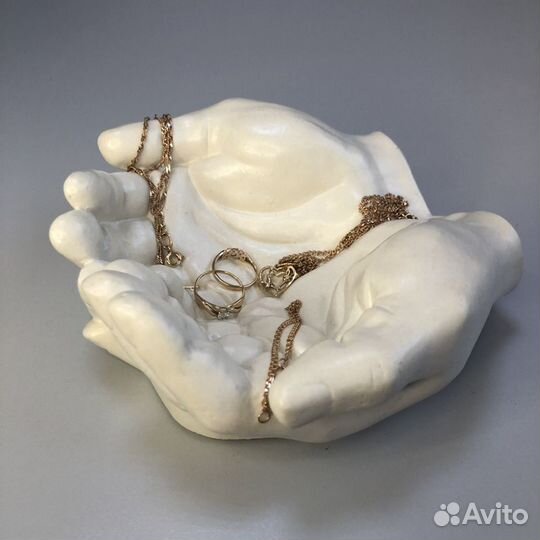 Гипсовые ладони