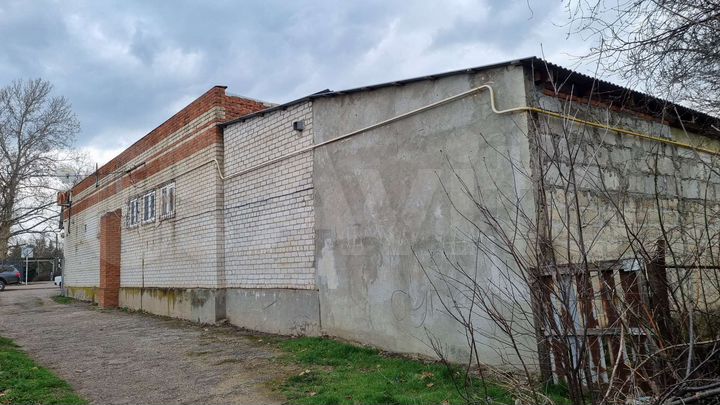 Здание, 360 м²