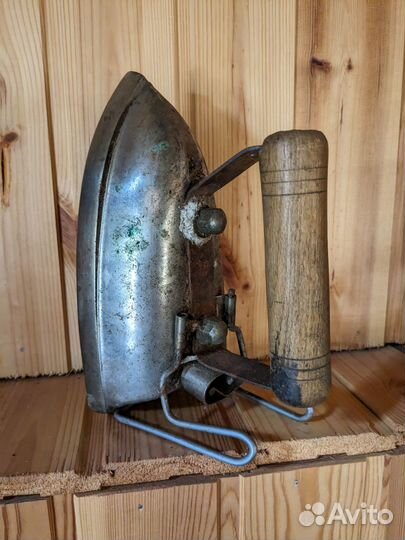 Утюг 1947 года