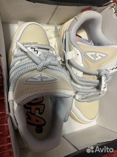 Кроссовки унисекс