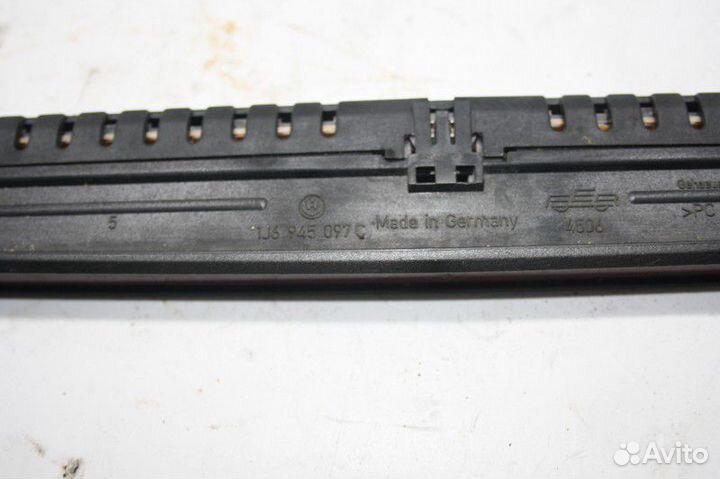 Фонарь задний (стоп сигнал) Volkswagen golf IV/bor