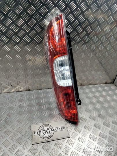 Фонарь задний правый Fiat Doblo 1.3