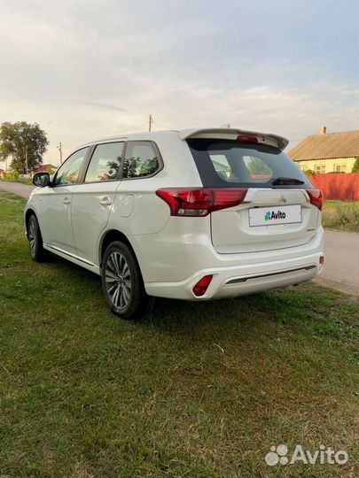 Mitsubishi Outlander 2.0 CVT, 2022, 25 км