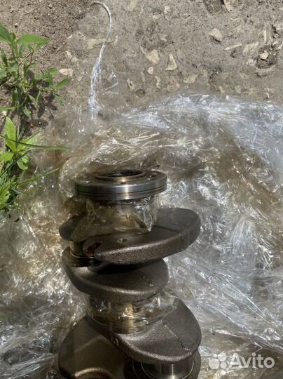 Коленвал Nissan Terrano 2.0