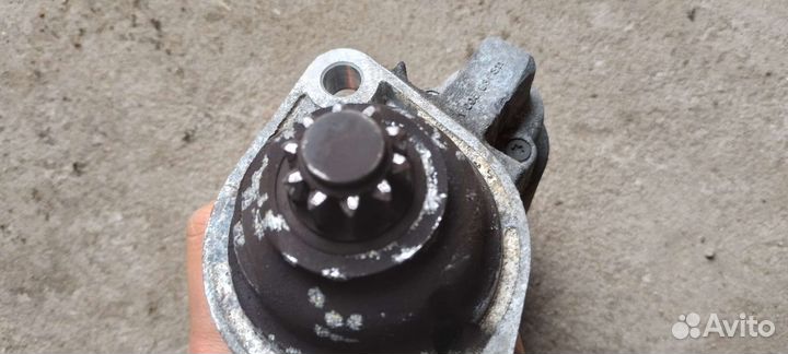 Стартер volkswagen transporter T5 1.9 TDi