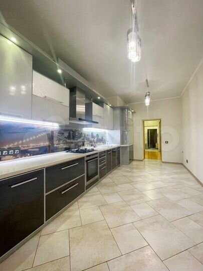 2-к. квартира, 83 м², 5/8 эт.