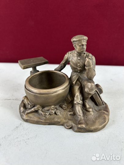 Пепельница с солдатом 