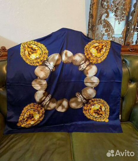 Платок moschino и chanel италия