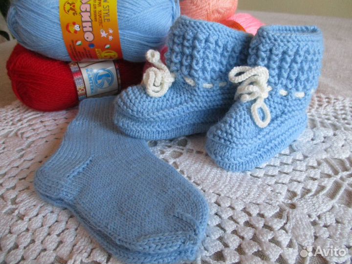 Носки и пинетки для малыша