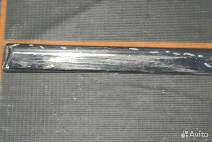 Молдинг двери -Volkswagen Jetta 6