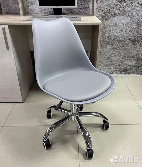 Компьютерное кресло новое