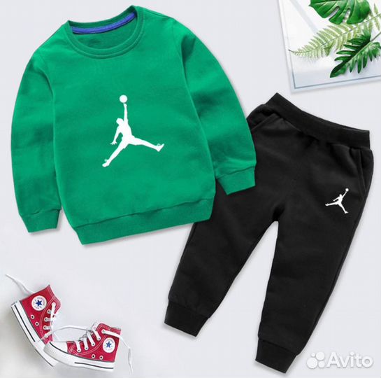 Костюм спортивный