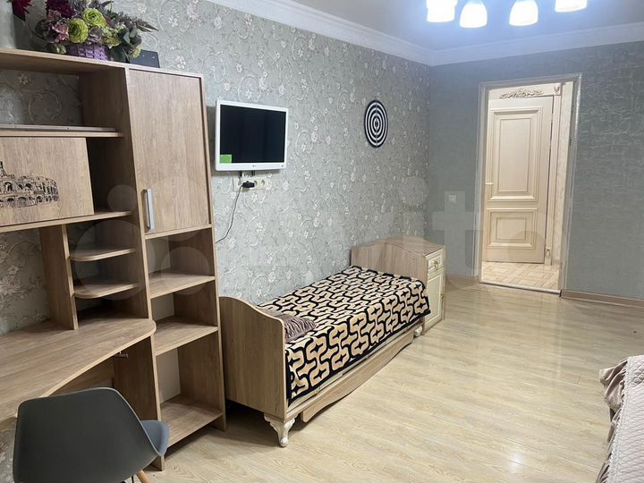 2-к. квартира, 66 м², 1/5 эт.