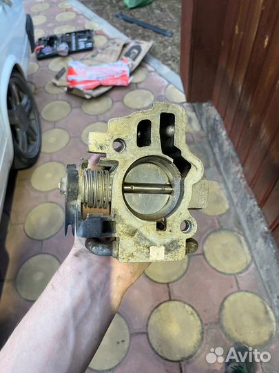 Дросельная заслонка