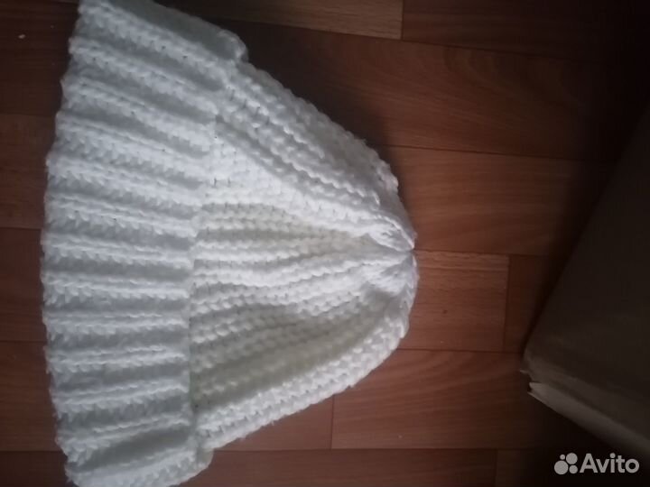 Шапка белая