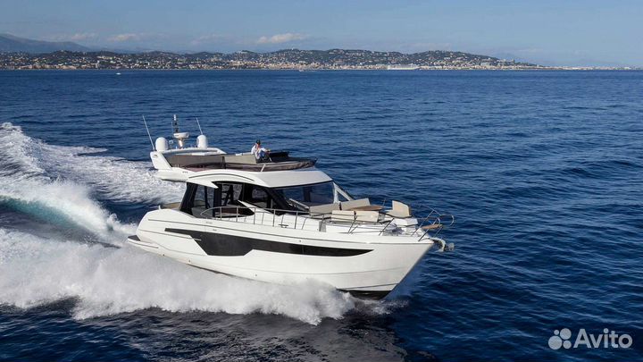 Моторная яхта Galeon 500 FLY