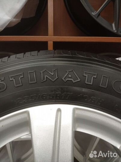 Летний комплект колес в сборе R17 для Audi