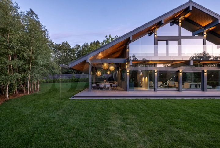 Дом 375 м² на участке 17,3 сот.