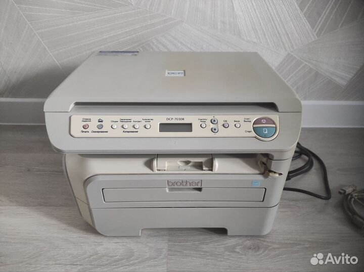 Мфу принтер Brother DCP 7030R лазерный ч/б