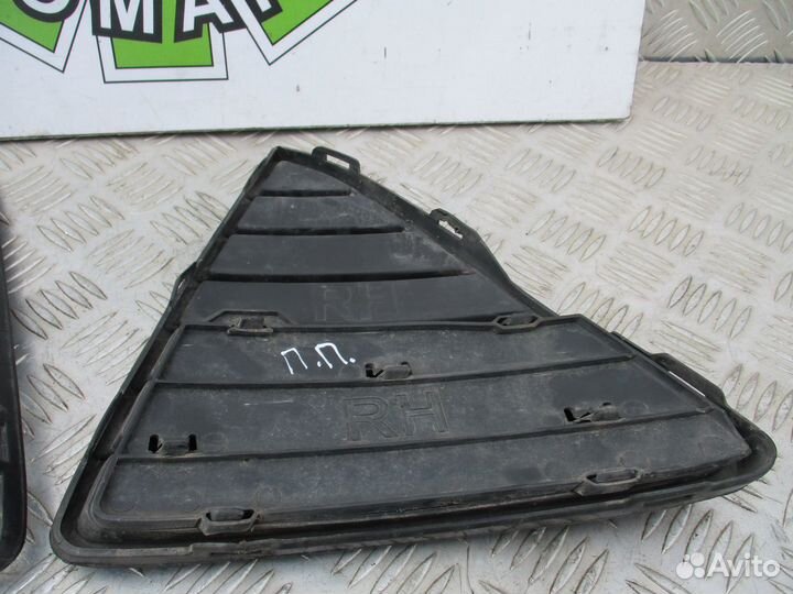 Решётка бампера боковая левая Ford Focus 3 2012г