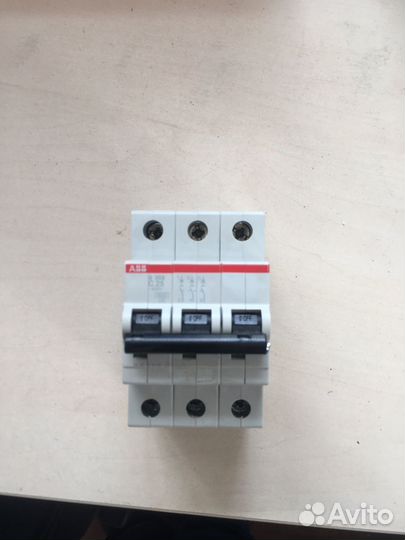 Автоматический выключатель abb S 203 C 10/16/25