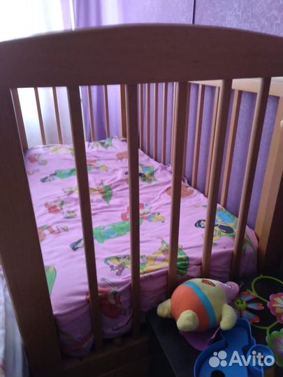 Детская кровать с маятником и ящиками