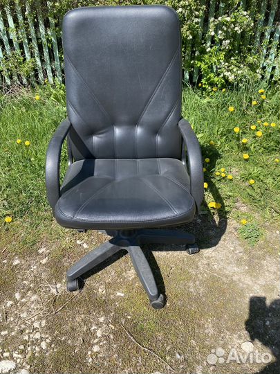 Стул кресло офисный на колесах бу