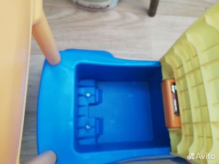 Машинка каталка детская