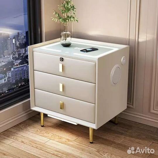 Прикроватная тумбочка белая