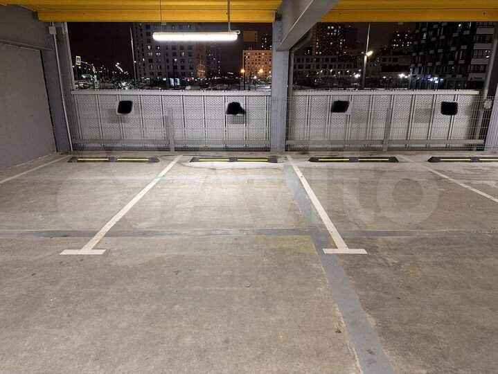 Машиноместо, 13 м²