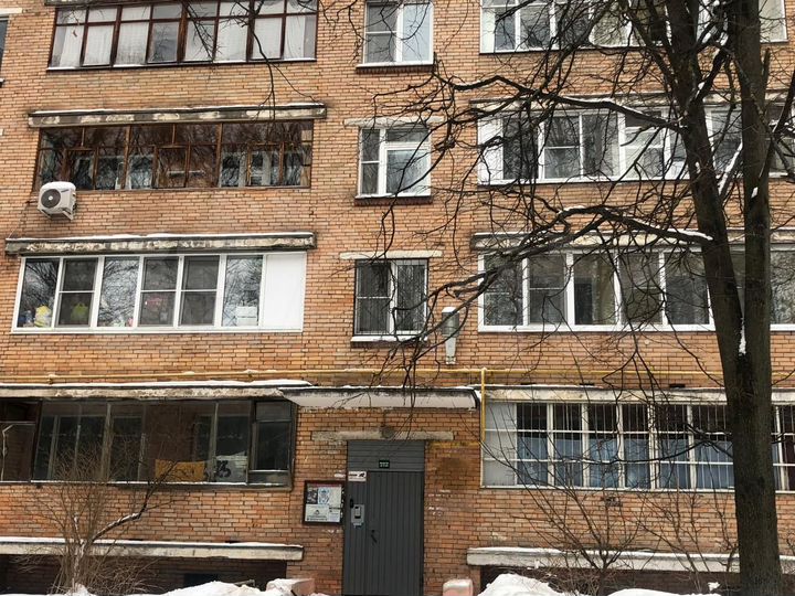 Доля в 2-к. квартире, 46,3 м², 1/9 эт.
